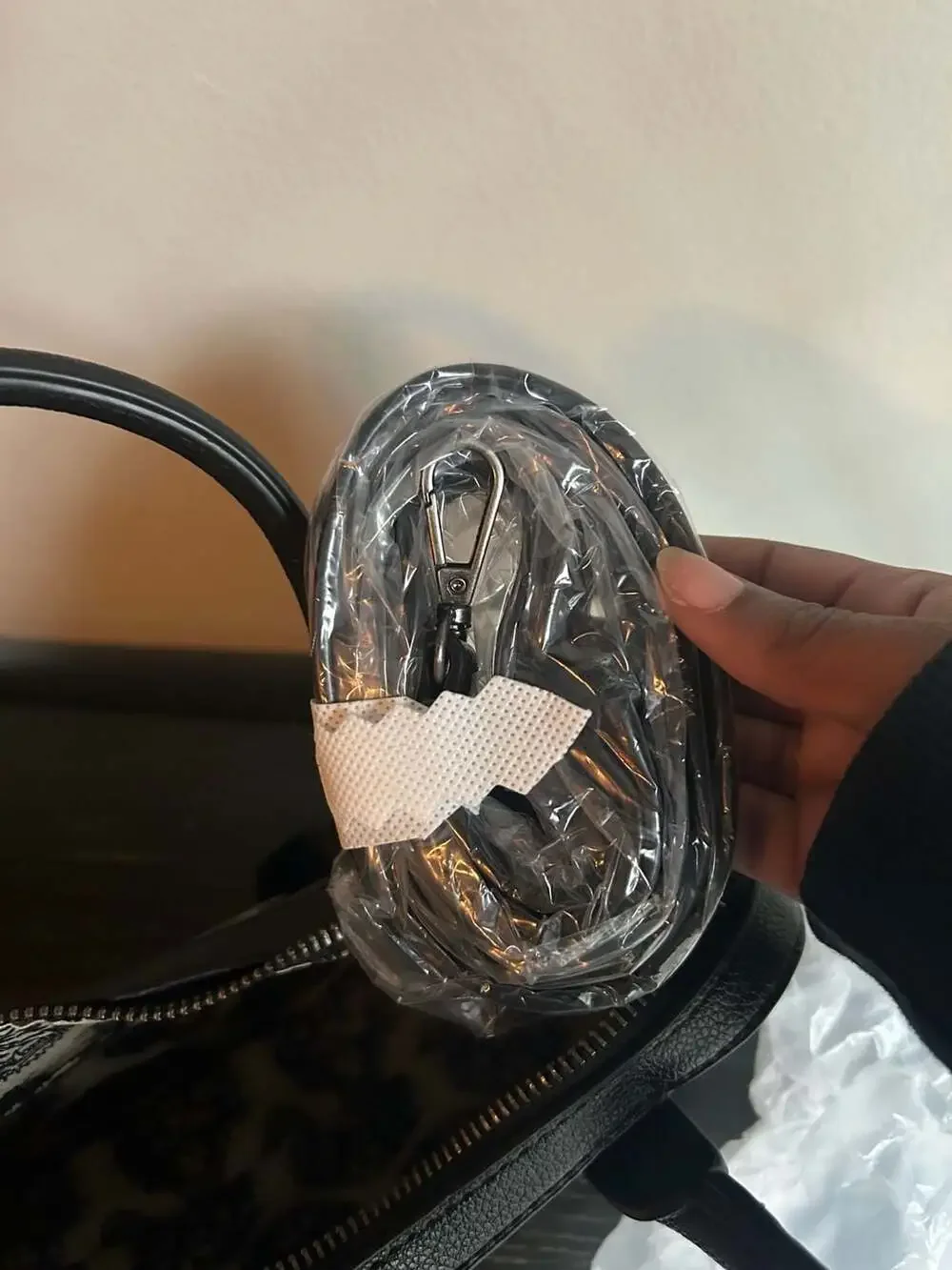 NWT Ed Hardy Love Kills Slowly Black Skull Print Satchel Bag with Heart Charm - Picture 5 of 5